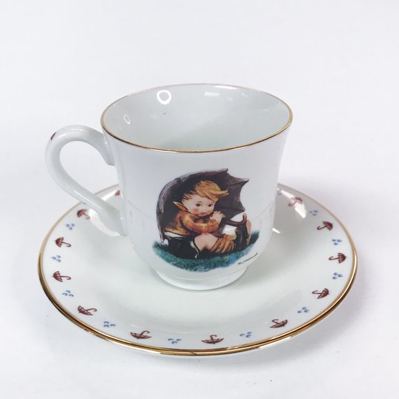 Vintage Goebel "Umbrella Boy" Hummel Teacup and Saucer - Picture 3 of 8
